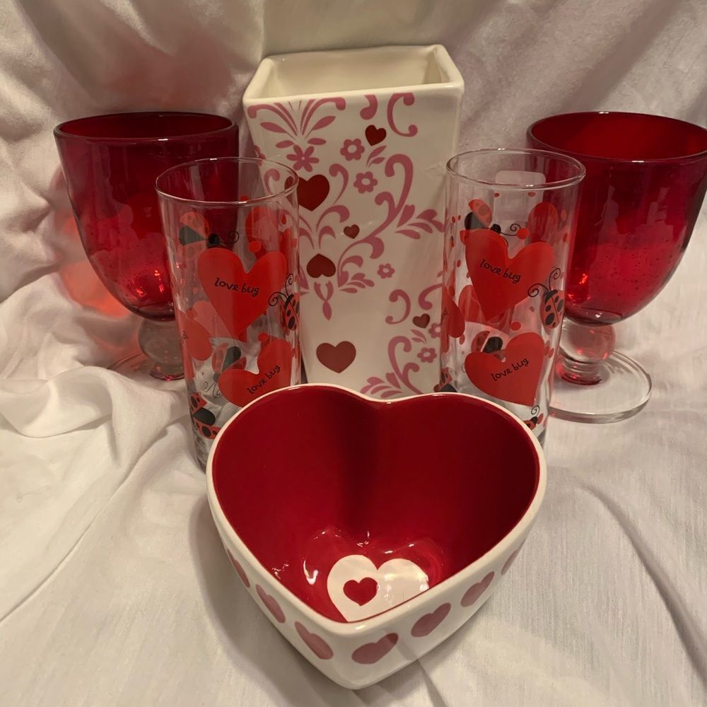 6 piece Valentines decoration set